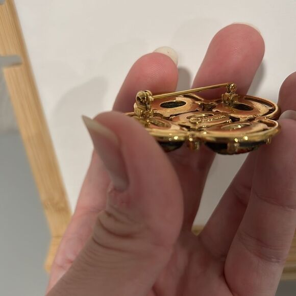 Sarah Coventry Dark Floral Print Brooch - Picture 3 of 4
